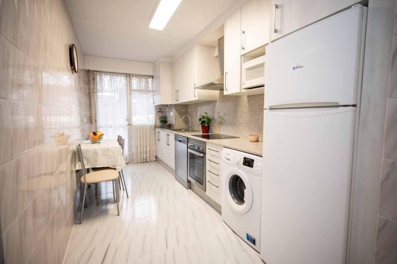 Piso Mila Apartment Оуренсе Екстериор снимка