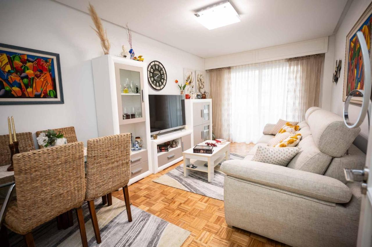 Piso Mila Apartment Оуренсе Екстериор снимка