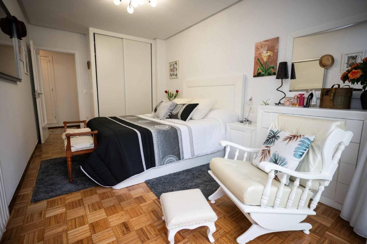 Piso Mila Apartment Оуренсе Екстериор снимка