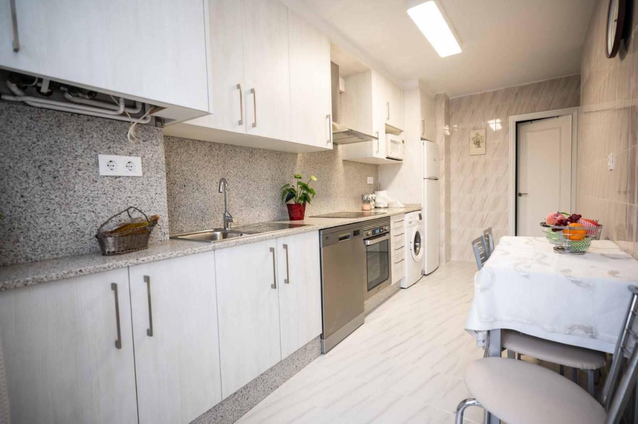 Piso Mila Apartment Оуренсе Екстериор снимка