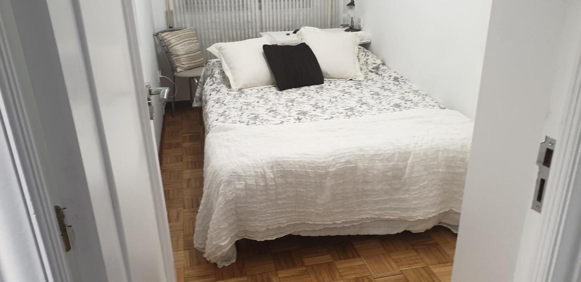 Piso Mila Apartment Оуренсе Екстериор снимка